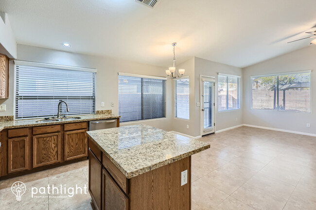 Foto del edificio - 12332 W Rancho Drive, Litchfield Park, AZ,...