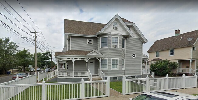 Lado exterior/estacionamiento - 508 William St