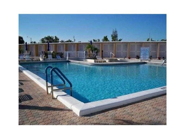 Foto del edificio - 2271 NE 68th ST