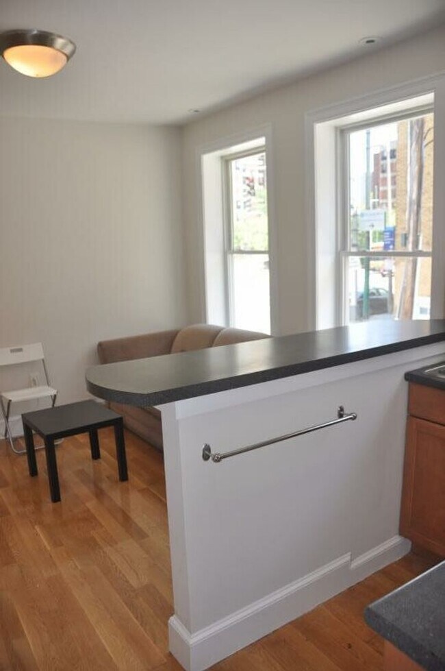 Building Photo - Mission Hill Area, In-Unit Washer/Dryer, C...