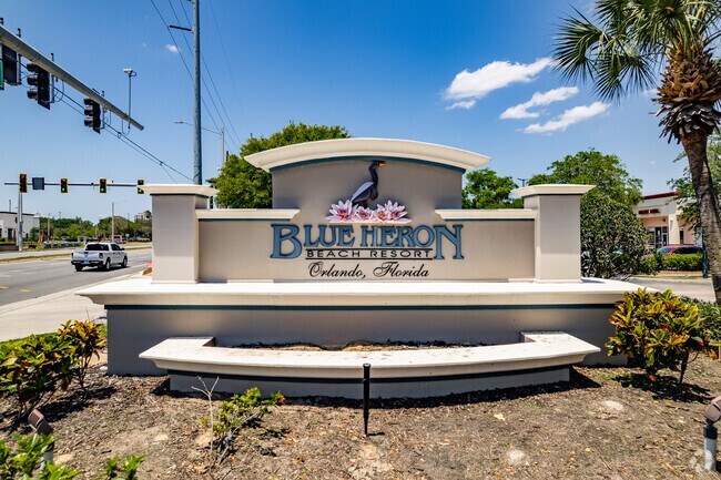13427 Blue Heron Beach Dr Orlando, FL 32821-6302 - 13427 Blue Heron Beach Dr
