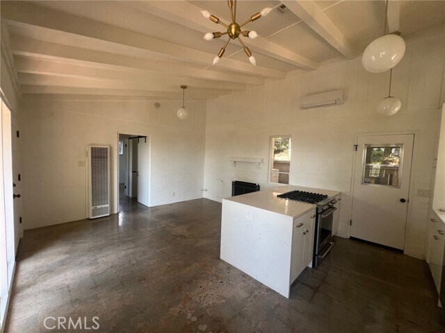 Foto del edificio - 6331 Longview Ave