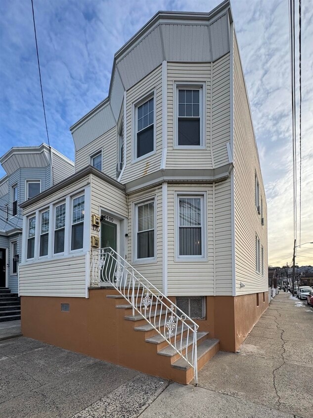 Photo - 4400 Liberty Ave (North Bergen, NJ)