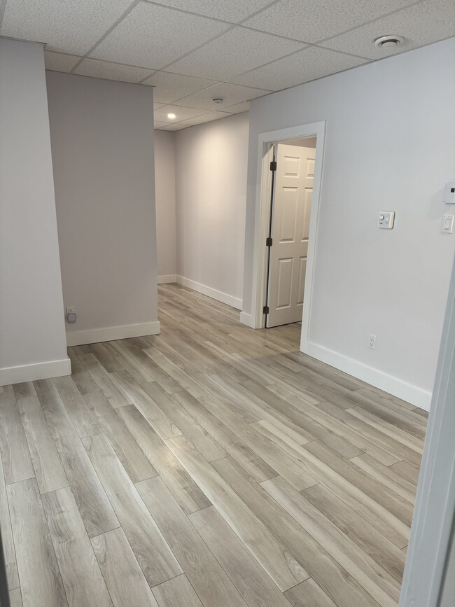 Building Photo - 317 King Av