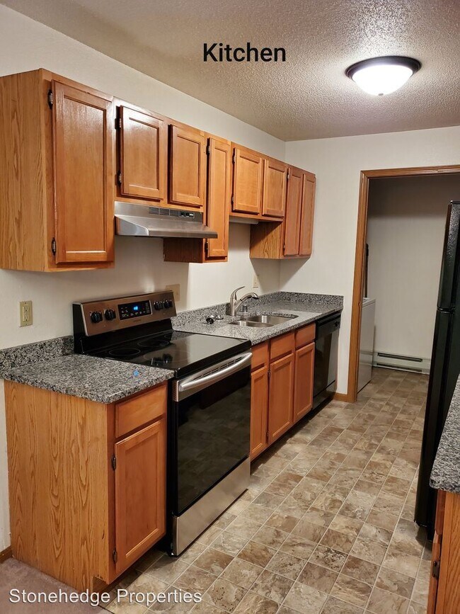 Building Photo - N113 W16861-W16861 Driftwood Ct