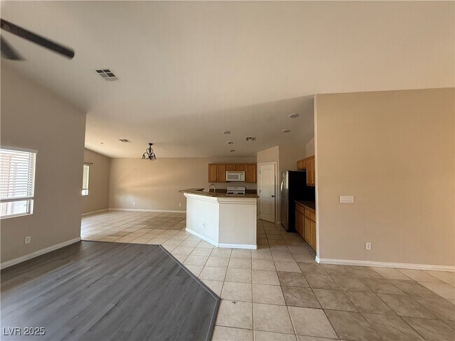 Foto del edificio - 6607 N Ruddock Dr