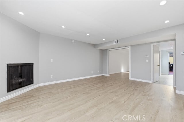 Building Photo - 8633 Balboa Blvd