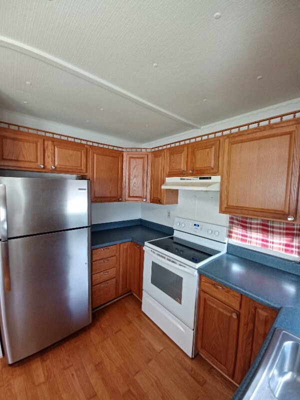 6332 Connecticut St, Zephyrhills, FL 33542 House Rental in