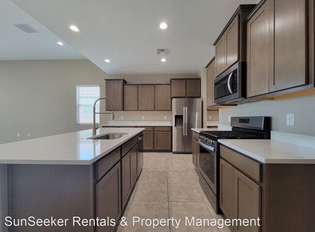 Building Photo - 4 br, 3 bath House - 30155 W Indianola Ave