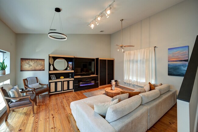Building Photo - 1214 Urban Lofts Dr