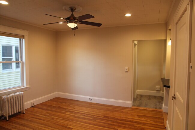 Building Photo - 84 Hathorne St
