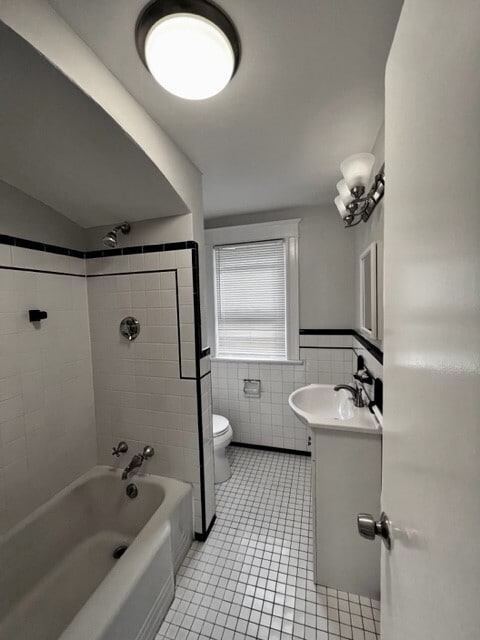 Bathroom - 42 Burlington St