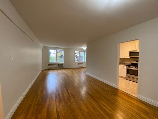 Foto del edificio - 9101 Shore Rd