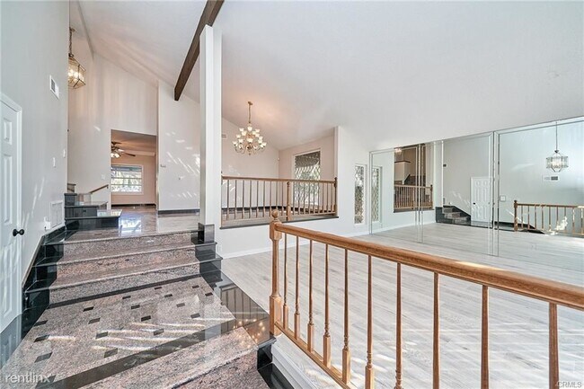 Building Photo - 4 br, 3 bath House - 23741 Burton St