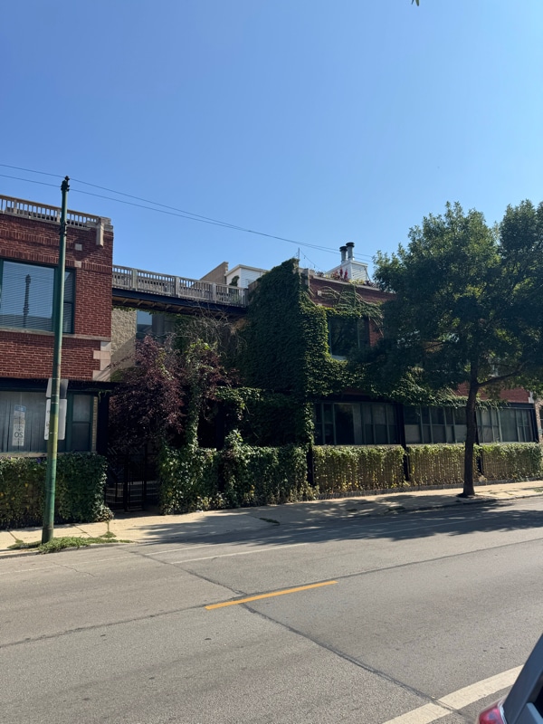 Building Photo - 2943 N Lincoln Ave