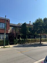 Building Photo - 2943 N Lincoln Ave
