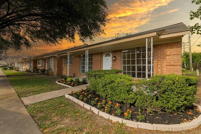 Foto del edificio - 3324 Burke Rd