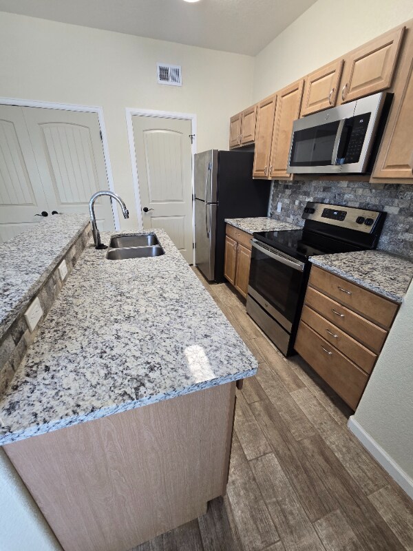 Foto del edificio - 430 W Pikes Peak Ave