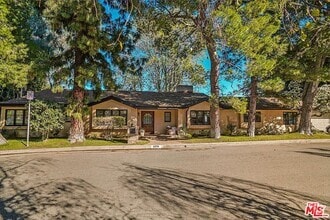Building Photo - 2270 Stradella Rd