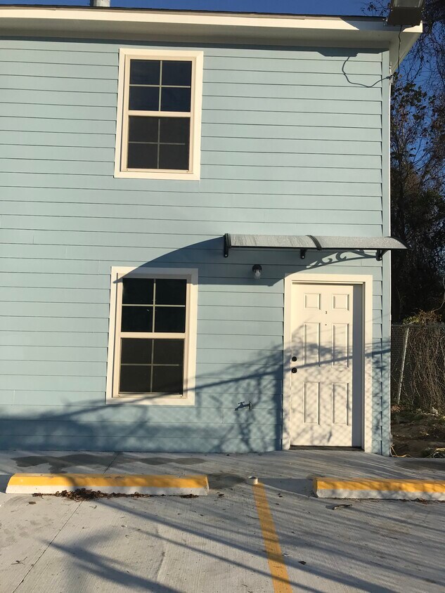 Foto principal - 222 N Beglis Pkwy
