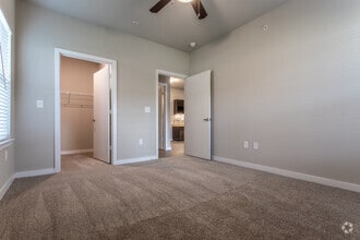 1 BR, 1 BA - 735 SF - Urban Oaks at Conroe