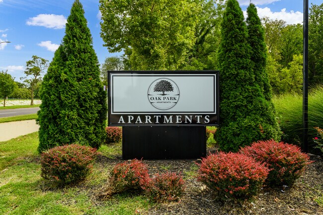 Building Photo - Oak Park Apartments