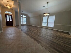 Building Photo - 2219 Lakewind Ln Building Photo - 2219 Lakewind Ln