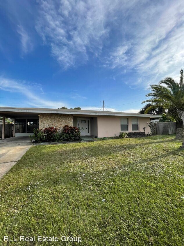 3 br, 1.5 bath House 2014 Port Malabar B... House Rental in Palm