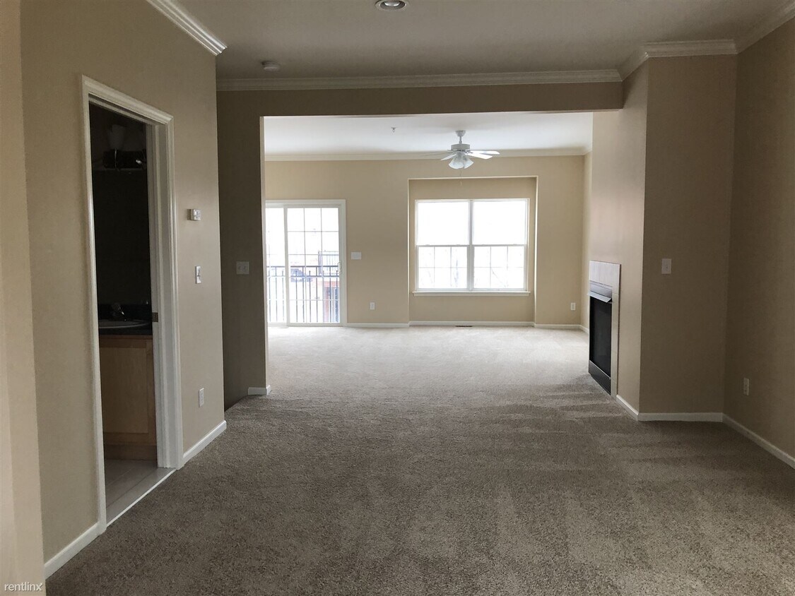 Building Photo - 3 br, 3.5 bath Condo - 22063 Parkview Dr