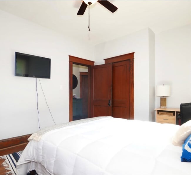 Foto del edificio - 4603 White Ave