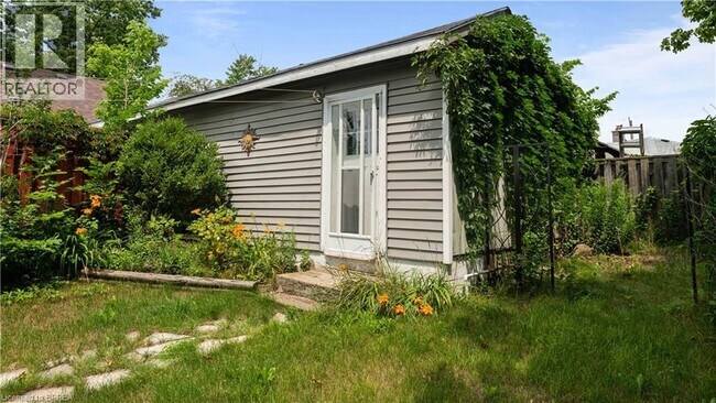 Photo du bâtiment - 263 Grand River Ave