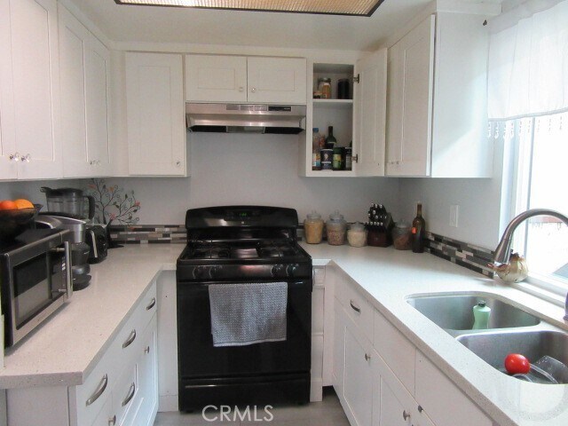 Foto principal - 1032 W Santa Ana Blvd