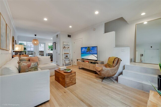 Foto del edificio - 21 Madeira Ave