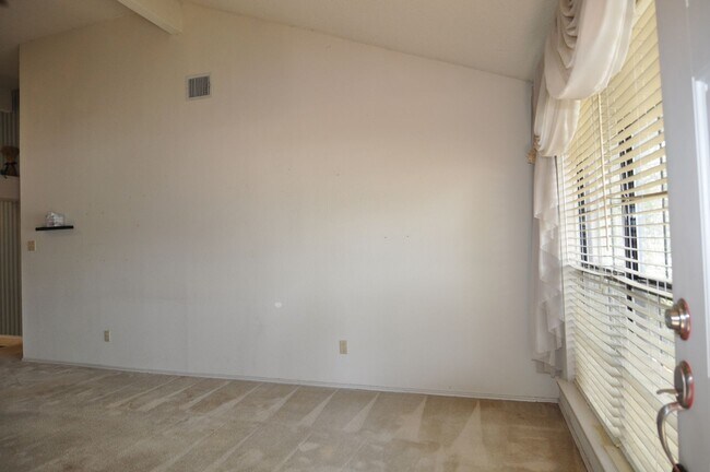 Foto del edificio - 1153 Highpoint Rd