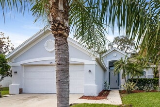 Building Photo - 1645 The Oaks Blvd