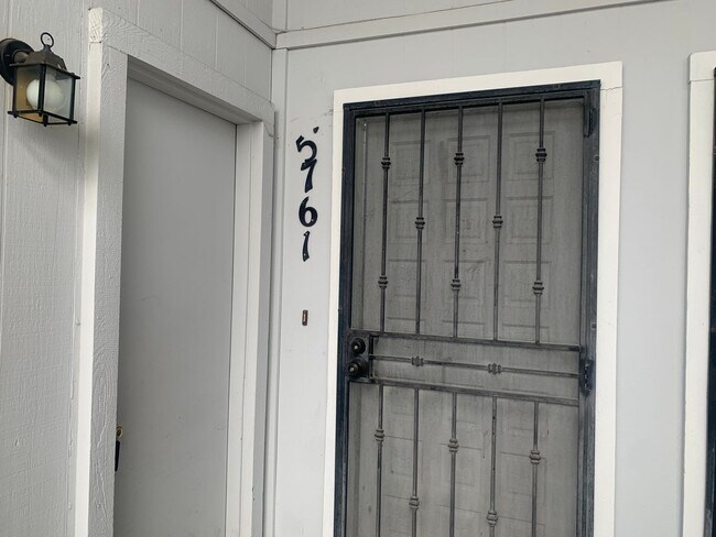 Building Photo - 9540001/60