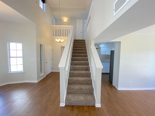 Foto del edificio - Beautiful North Hills Refrig A/C Home with Pool!