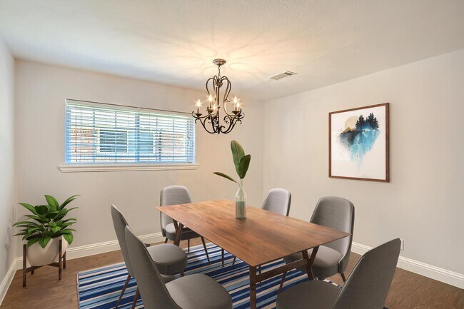 Foto del edificio - Bright Stevens Park home minutes from Bishop Arts & Trinity Groves