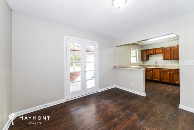 Foto del edificio - 6037 Green Hill Ln