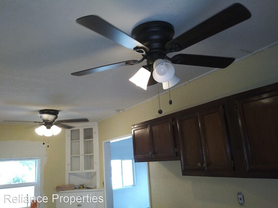 Foto del edificio - 1 br, 1 bath House - 175 N 3rd Street
