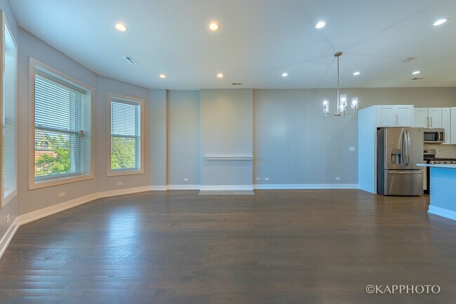Foto del edificio - 2223 W Washington Blvd