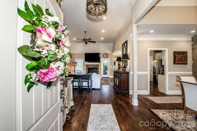 Foto del edificio - 111 River Birch Cir