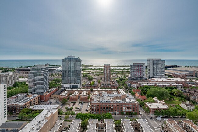Building Photo - 1720 S Michigan Ave
