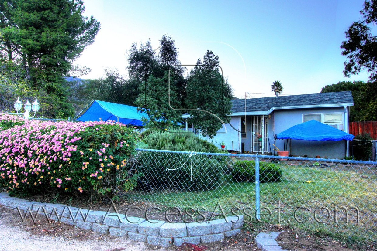 Primary Photo - 33097 1/2 Machado St