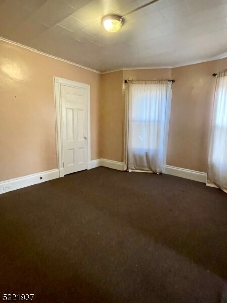 Building Photo - 691 E 24th St