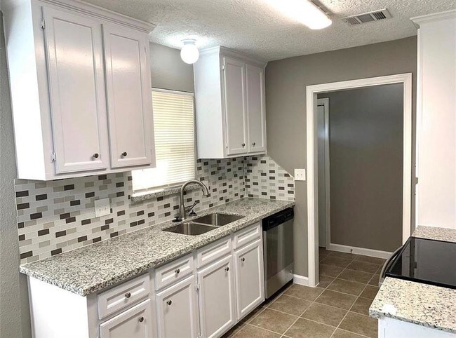 Foto del edificio - 19123 Sears Dr