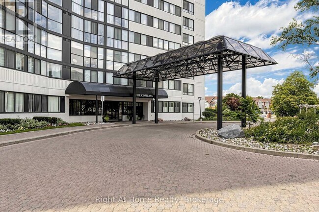 Photo du bâtiment - 1360 Rathburn Rd E