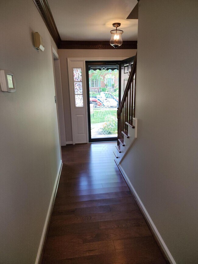 Foto del edificio - 841 Edgewood Dr