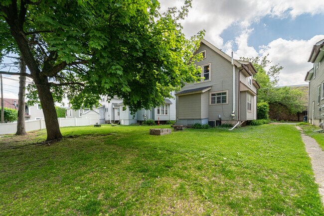 Photo - 117 Adams St House