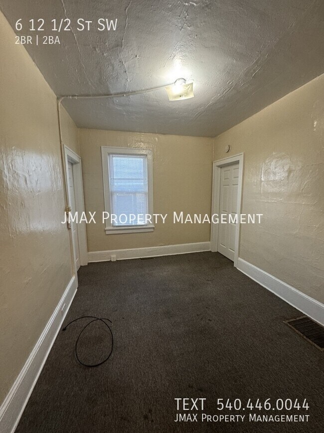 Foto del edificio - 6-12 1/2 12 1/2 St